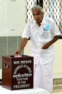  Congress leader Oommen Chandy 