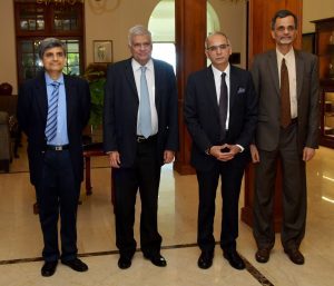 Ranil Wickremesinghe with Indian officials