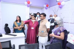 Experts from NIMHANS explaining Health Minister Dr K Sudhakar on Brain Health issues at the Brain Health Clinic
