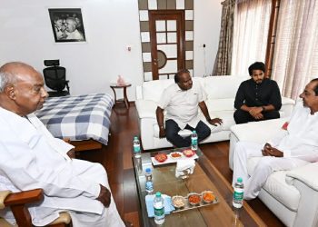 Former Prime Minister HD Devegowda meets Telangana Chief Minister K Chandrashekhar Rao at his residence. File Photo- Supplied
