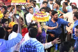 K Kavitha celebrates Bathukamma with Telugu people in Bahrain in 2016 (Supplied)