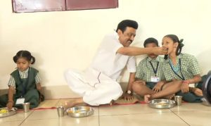 MK Stalin feeding children