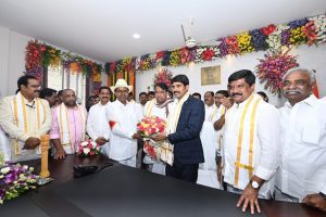 KCR inaugurates Nizamabad collectorate