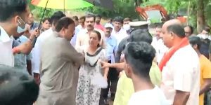 BJP MLA Arvind Limbavali seen abusing a woman who had come to meet him on Saturday, 3 September. (South First)