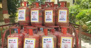 Modi photo on gas cylinder in Telangana