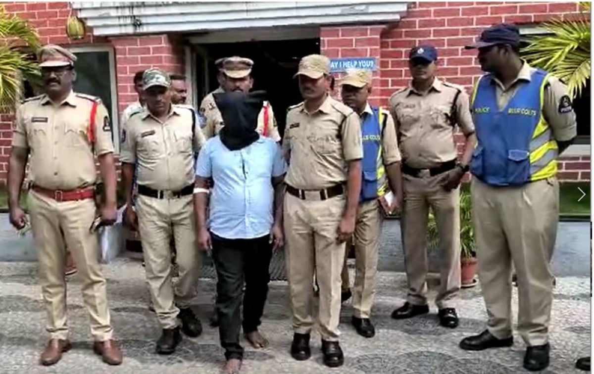 Hyderabad: Police arrest Banjara Hills DAV School principal, whose driver  sexually assaulted 4-year-old student for 3 months - The South First