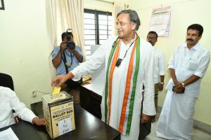 Candidate for AICC President election Dr Shashi Tharoor casting his vote. (Twitter: INC India)